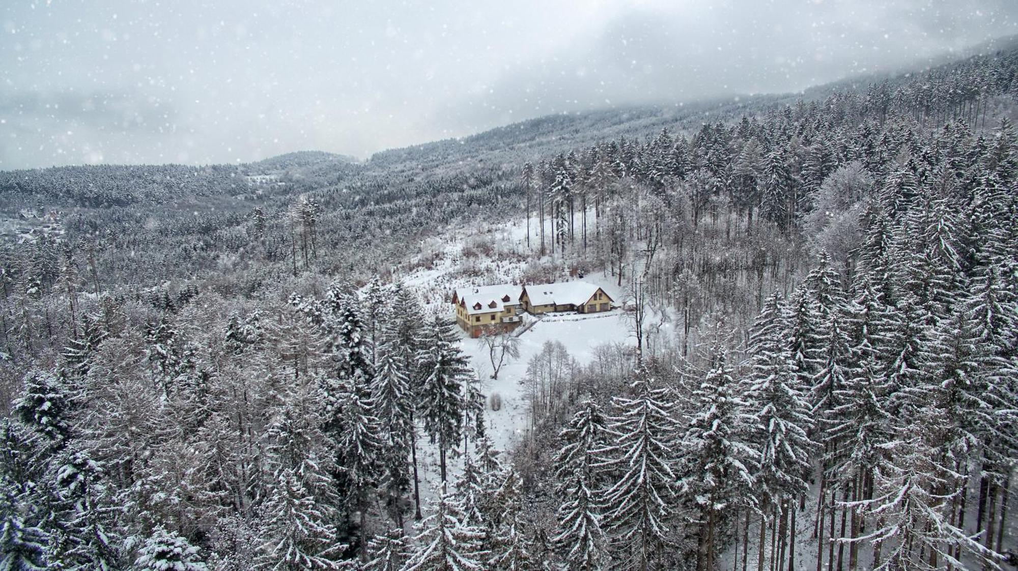 Penzion Na kraji lesa Valašské Meziříčí Esterno foto