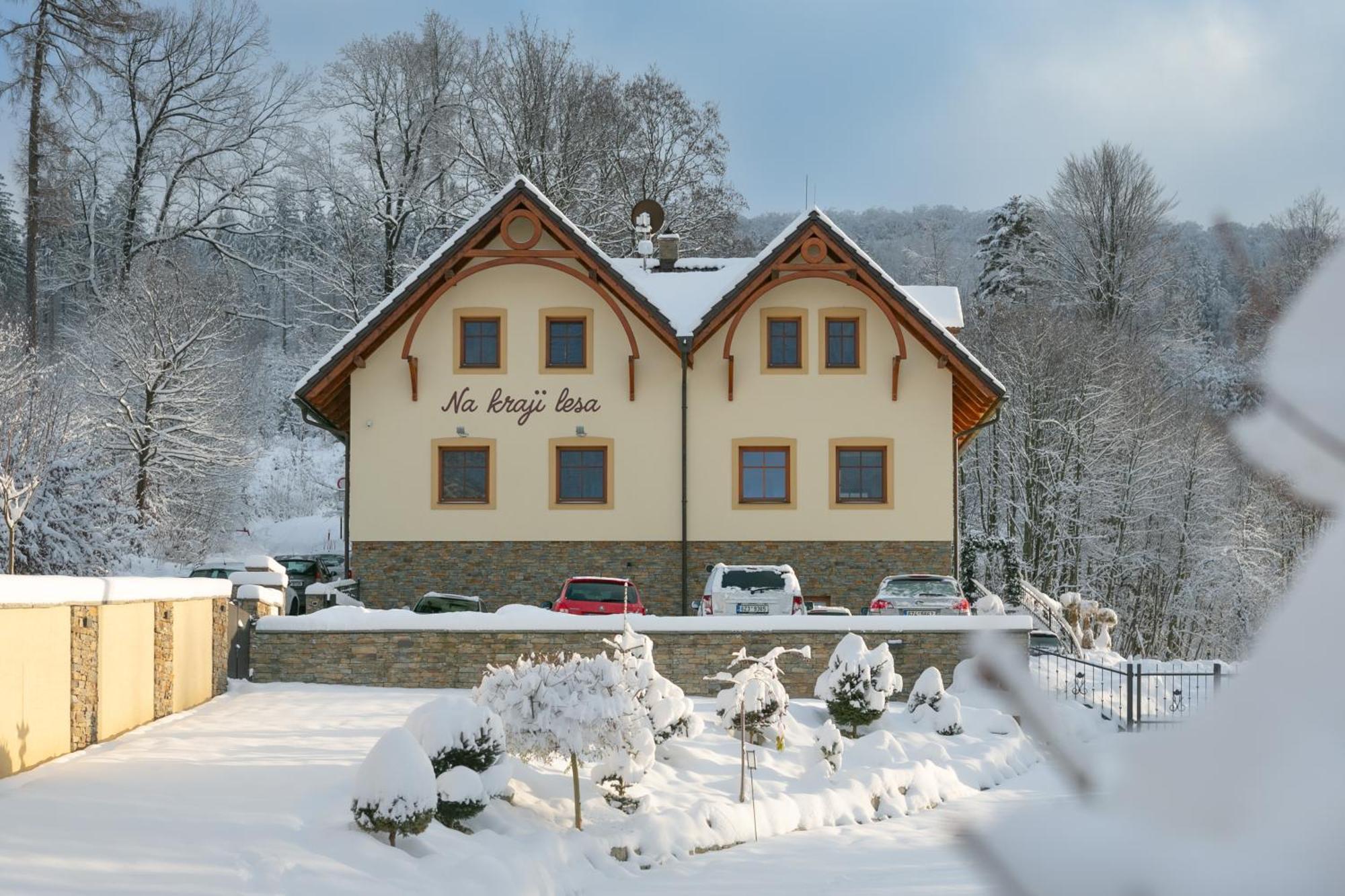 Penzion Na kraji lesa Valašské Meziříčí Esterno foto