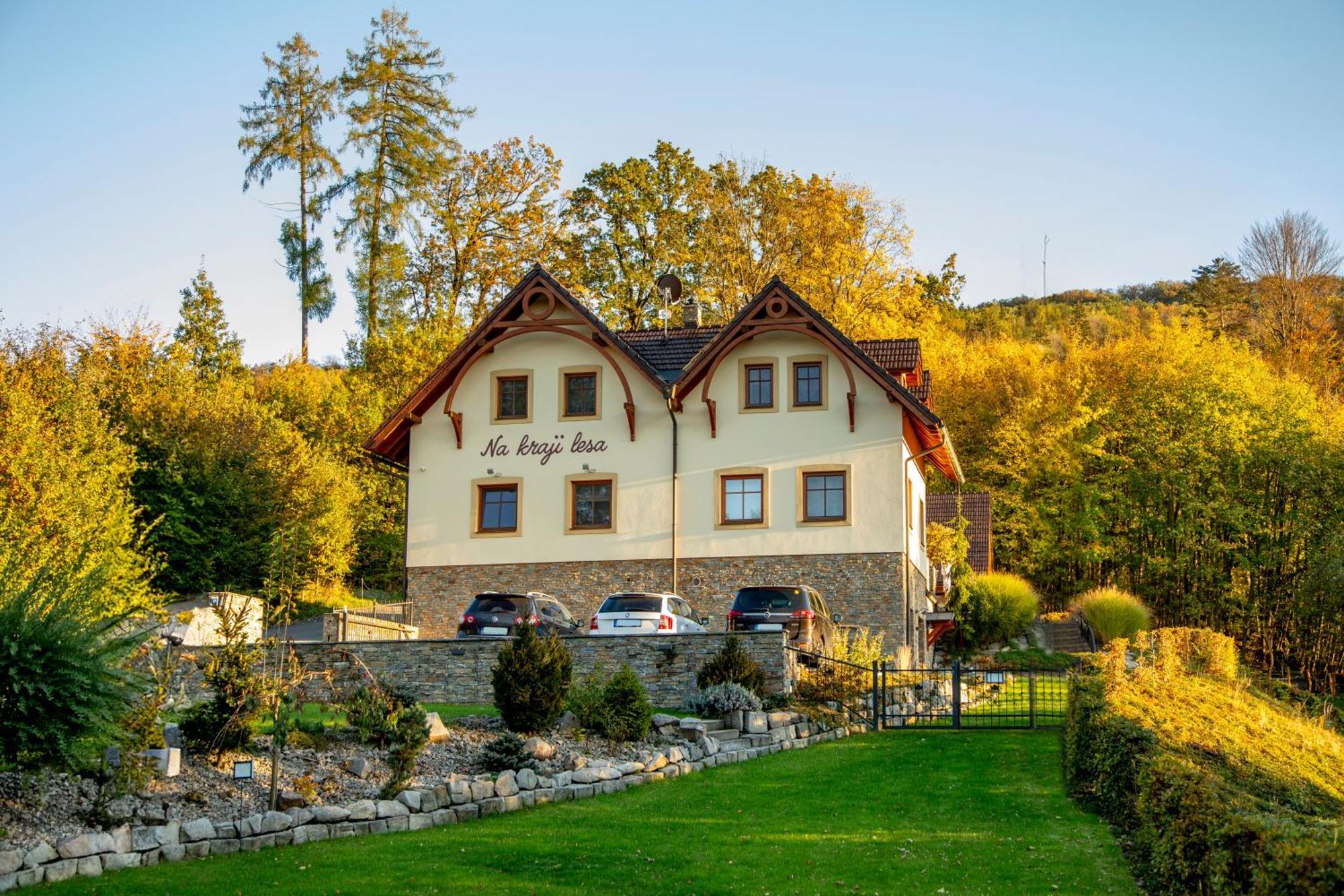 Penzion Na kraji lesa Valašské Meziříčí Esterno foto